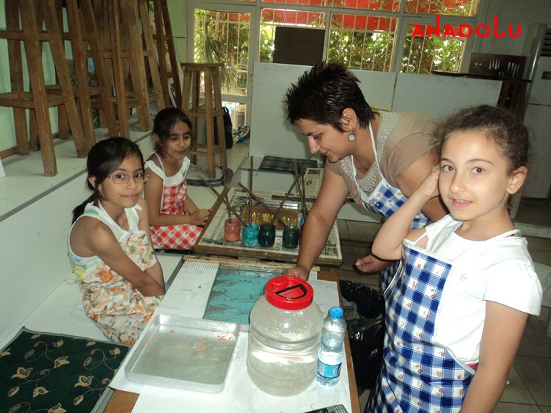 Çocuklar İçin Yazın Gidebileceği Ebru Kursları Çukurovada