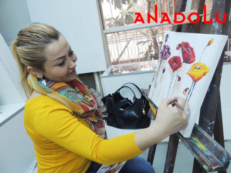 Yağlı boya Çiçekler Yapan Kadın Çukurovada